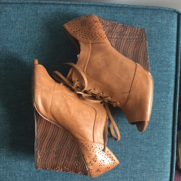 Gianni Bini heels! - Picture 5 of 7